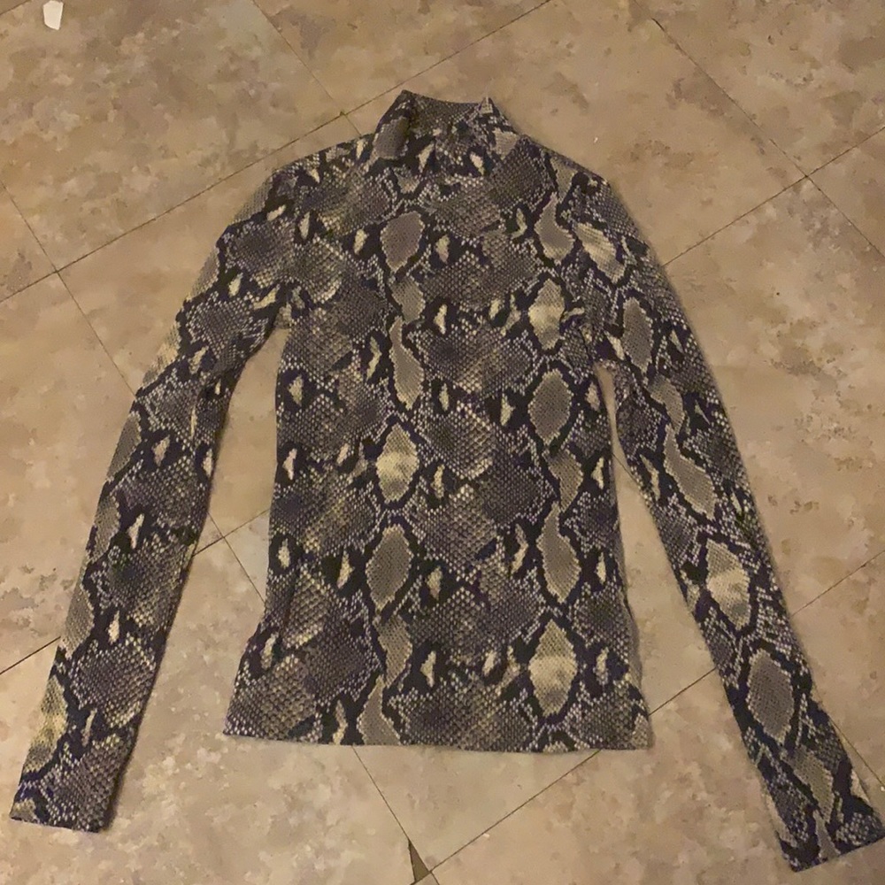 Cute long sleeve.